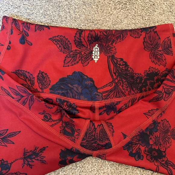 FREE PEOPLE MOVEMENT LOSE CONTROL FLORAL PRINTED LEGGING size x-small - Picture 4 of 5